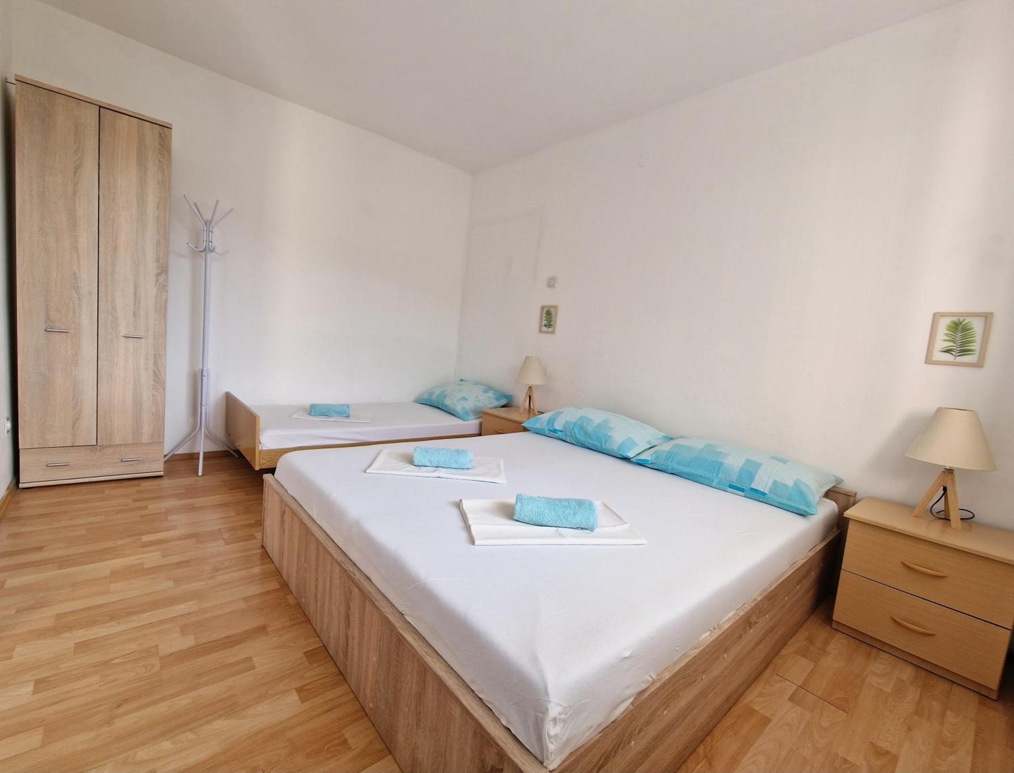 Apartments By The Sea Podaca, Makarska - 6874 Bilik gambar